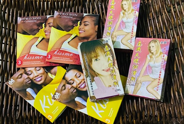 Préservatifs + lubrifiant