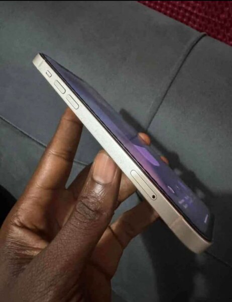 iPhone moderne blanc 128GB