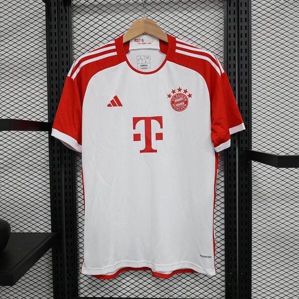 Maillot de football rouge et blanc