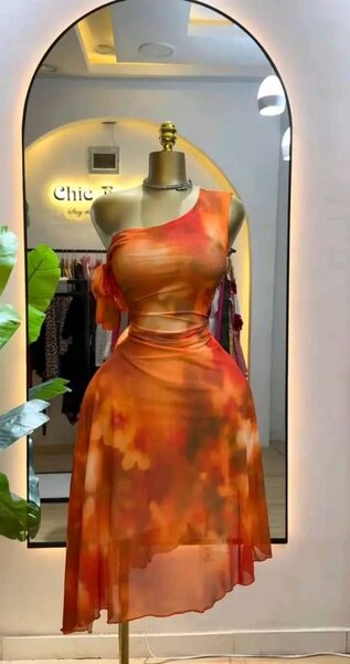 Robe asymétrique élégante