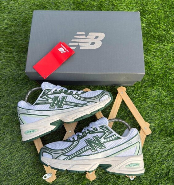 New balance 740