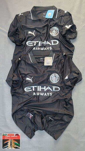 Maillot de football noir