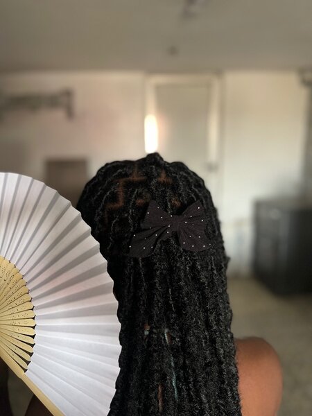 Noeud à cheveux noir