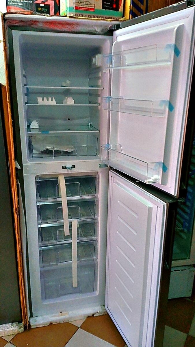 SMART TECHNOLOGY Réfrigérateur Combiné Smart 230L (STCB-308)