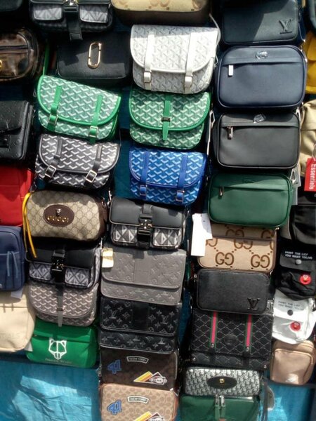 Sac a dos Eastpak ,Sacoches trapstar, Goyard paris etc...