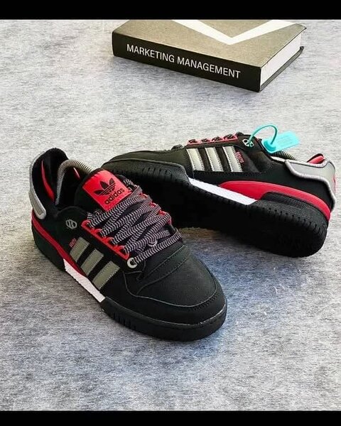 Adidas Sneakers Noires et Rouges