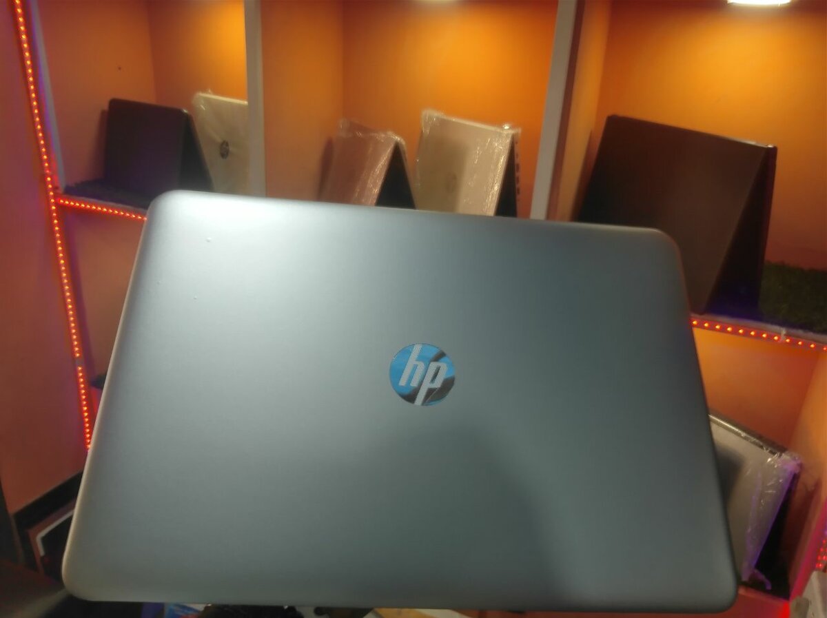 HP LAPTOP