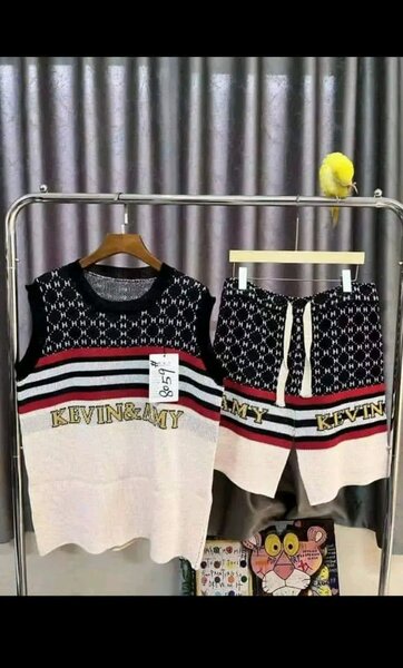 Ensemble de sport élégant hommes