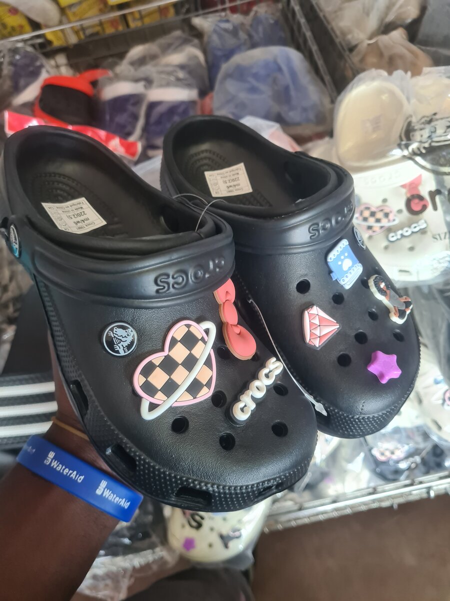 CLASSIC CROCS
