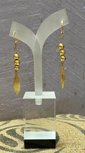 Boucles d'oreilles pendantes dorées