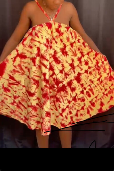 Robe dos nu à imprimé batik