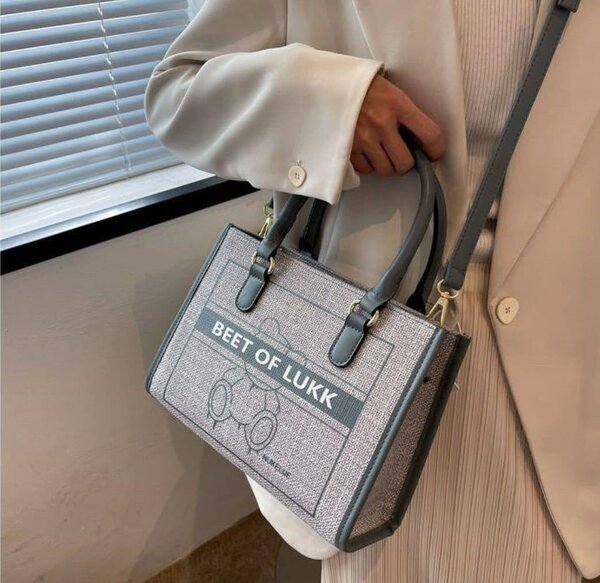 Sac à main élégant en toile