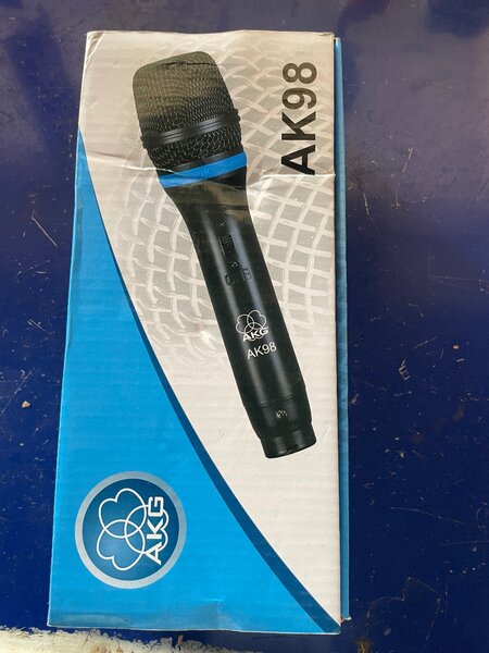 AkG cord mic