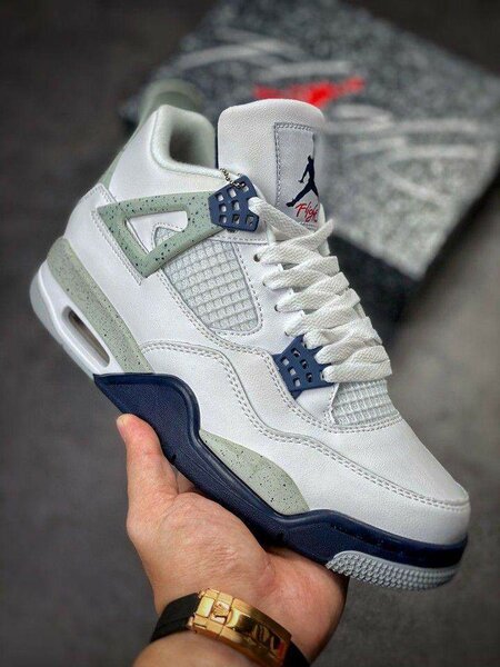 Jordan 4 Sneakers