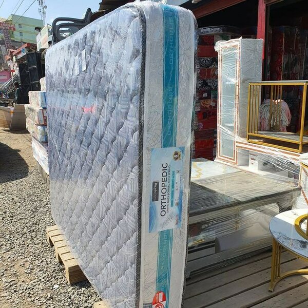 Matelas ORTHOPÉDIQUE neuf