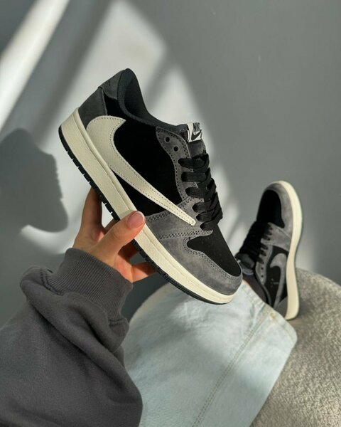 Air Jordan x Travis Scott