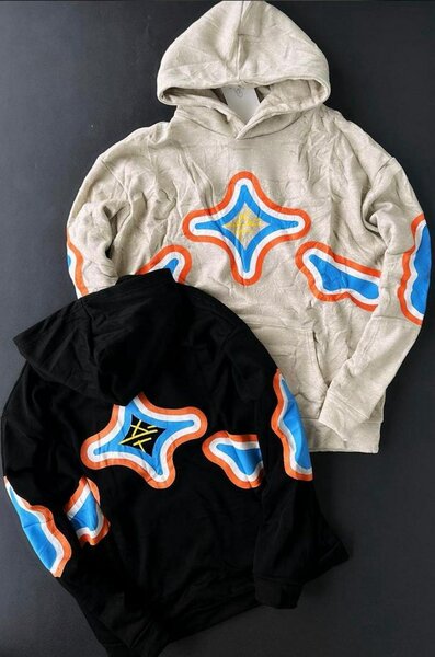 Sweat à capuche motif géométrique