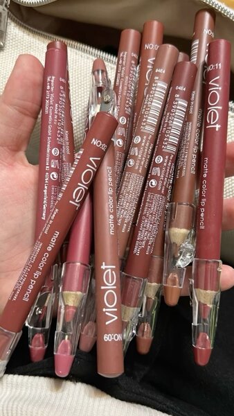 Crayons à Lèvres Matte Violet