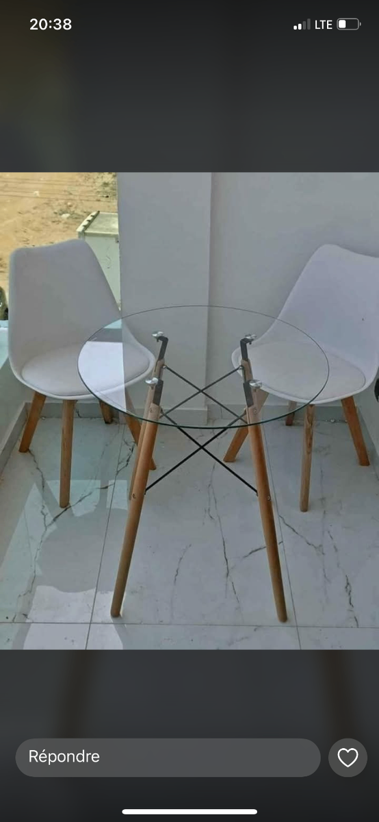 Table ronde en verre moderne