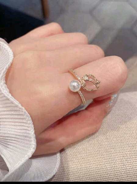 Bague élégante en or et perle