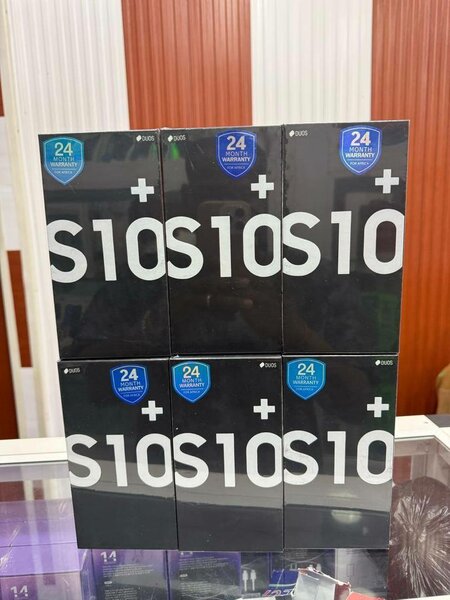 Samsung S 10 + iphone 11