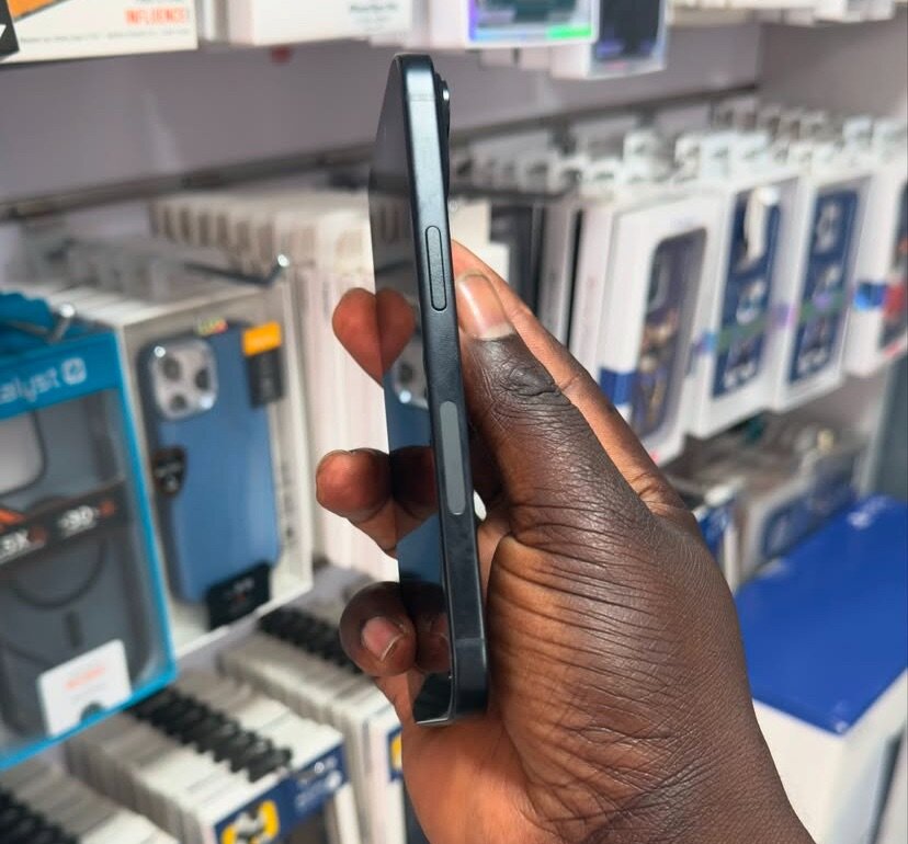 Phone 15 128gb used. E-sim unlocked BH 100%