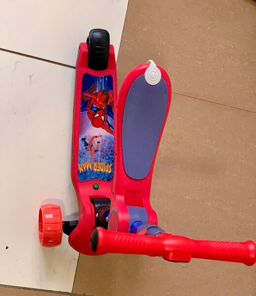 Spider-Man scooter