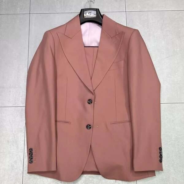 Men's suit pink
