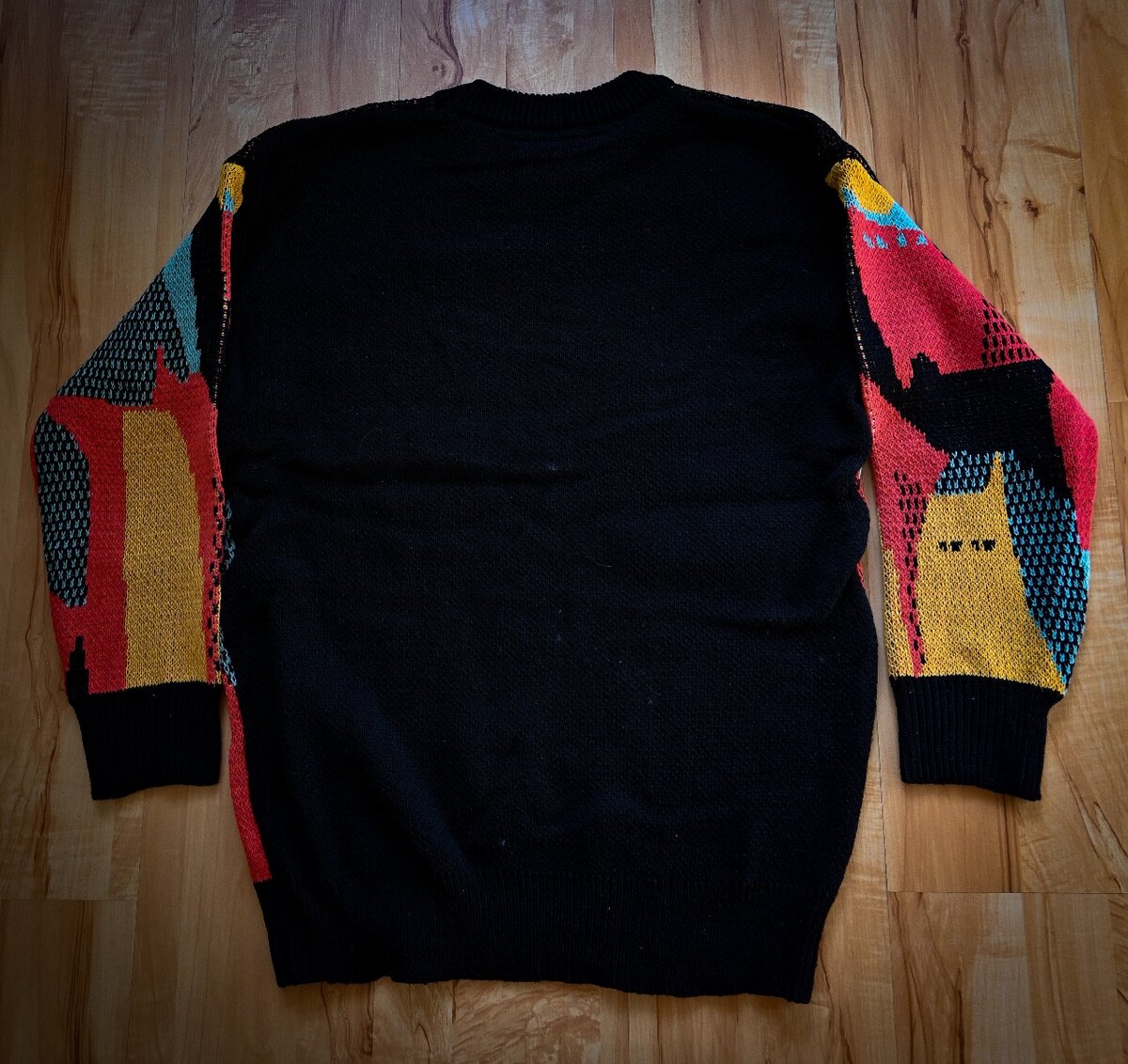 Свитер с котиками