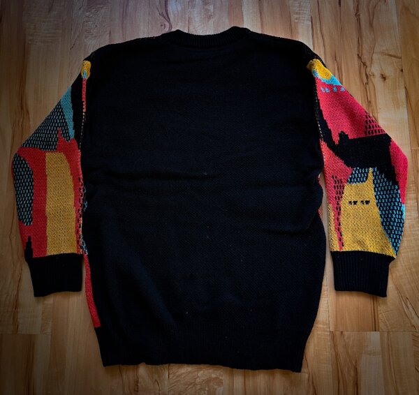 Свитер с котиками