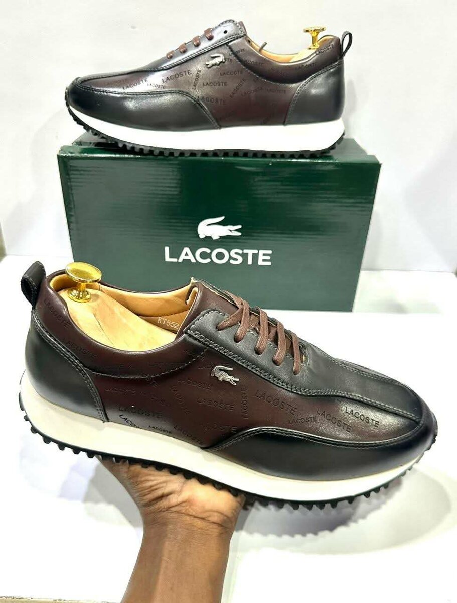Chaussures Lacoste en cuir élégantes