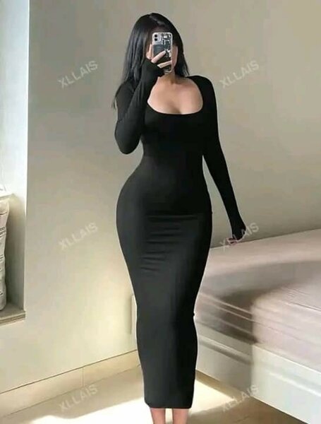 Robe moulante noire élégante