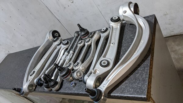 AUDI Q7 D6 & PORSCHE CAYENNE