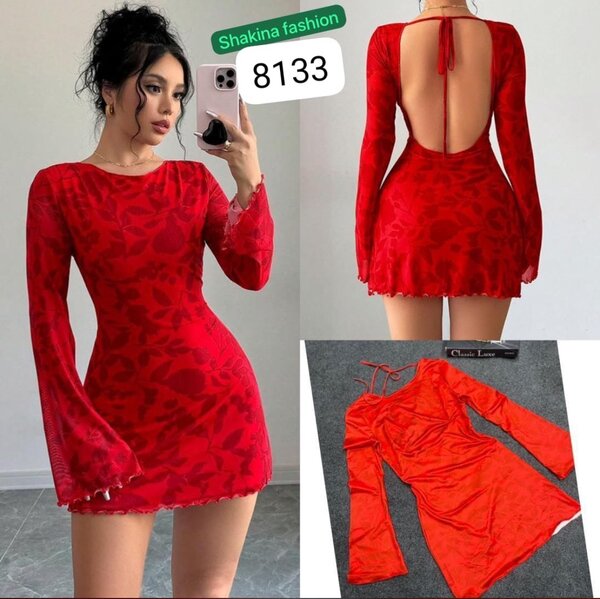 Robe rouge dos nu élégante