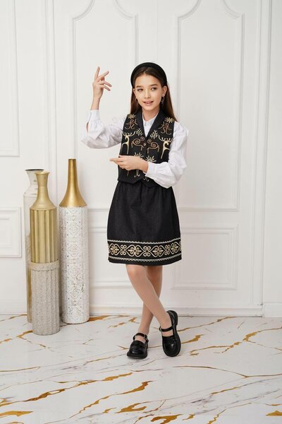 Жилет и юбка