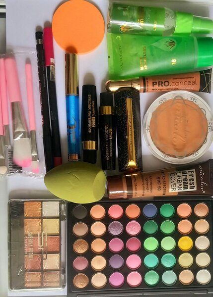 Palette de maquillage colorée