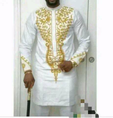 Tunique brodée pour homme