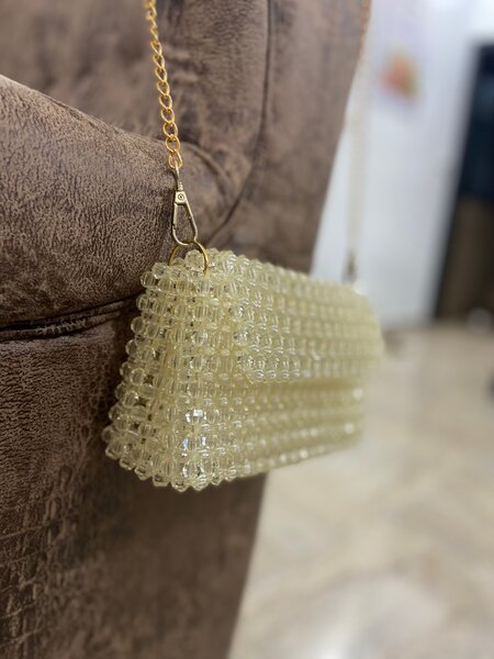 Sac à main perlé élégant
