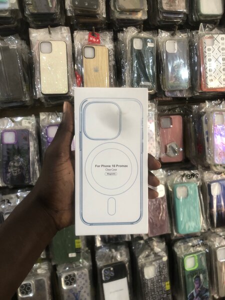 Coque Magnétique iPhone 16 Pro Max