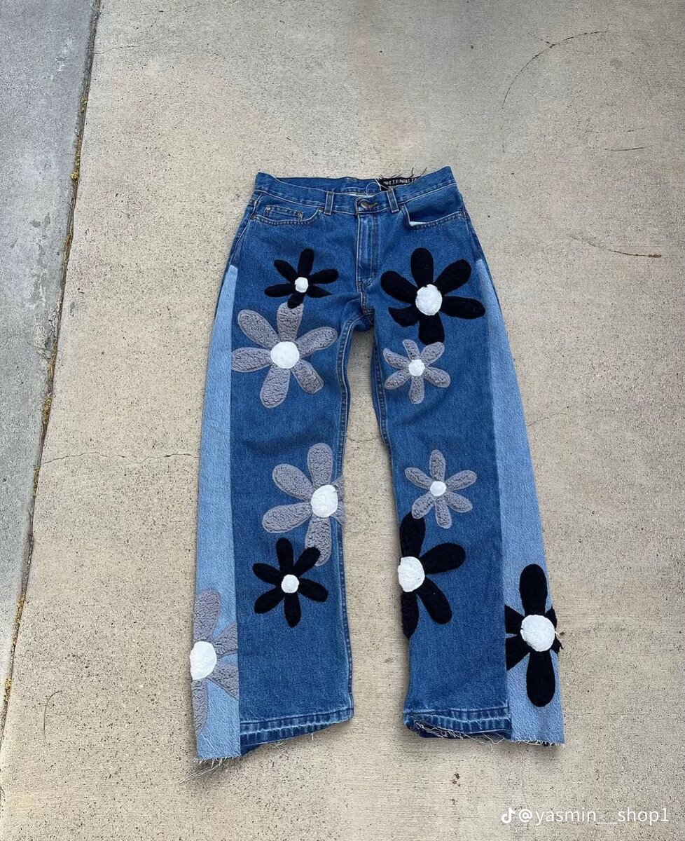 Jeans à motifs floraux