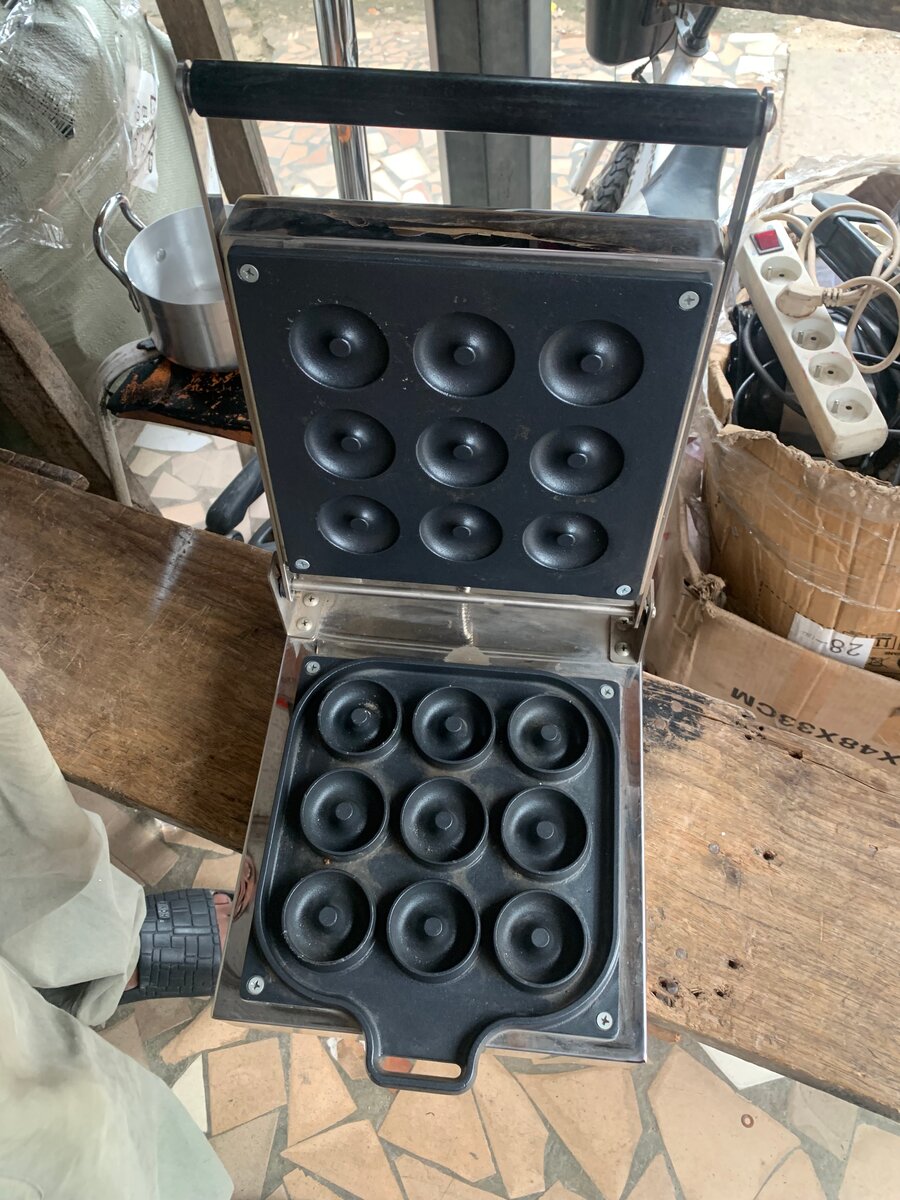 Machine à beignets électrique