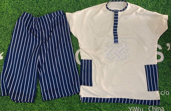 Ensemble décontracté avec motifs