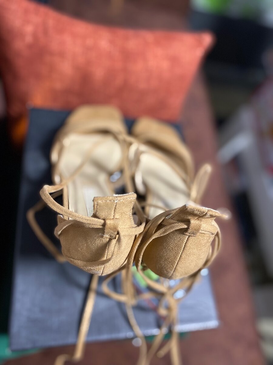 Sandales à talons en daim élégant