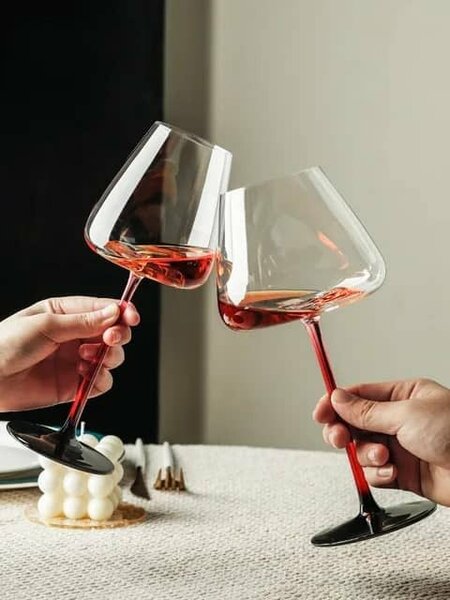 2 Verres à vin élégants