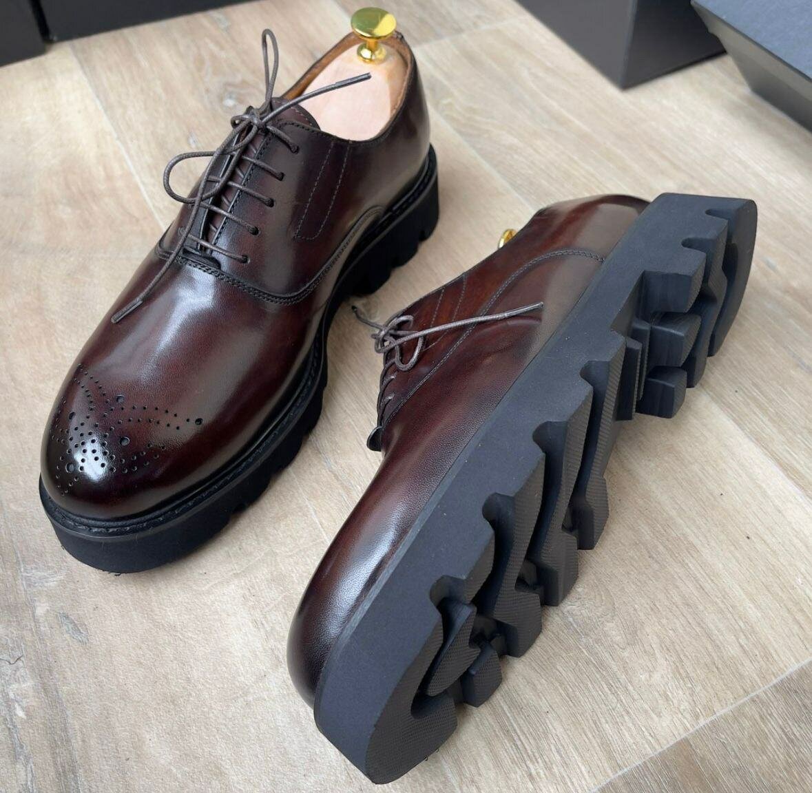 Chaussures en cuir élégantes hommes