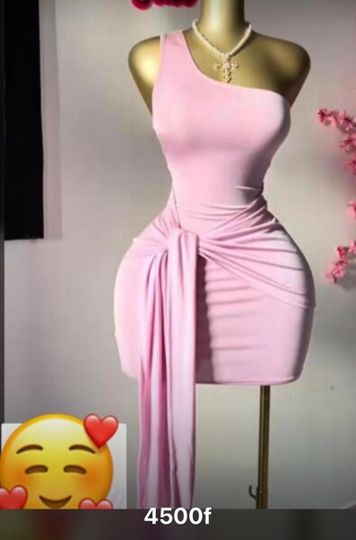 Robe asymétrique élégante