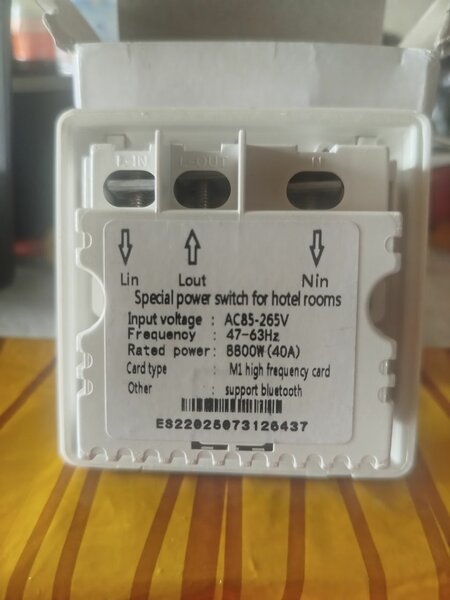 Interrupteur spécial hôtel