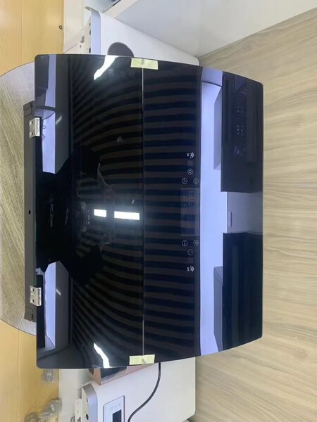 Range hood with hand sensor