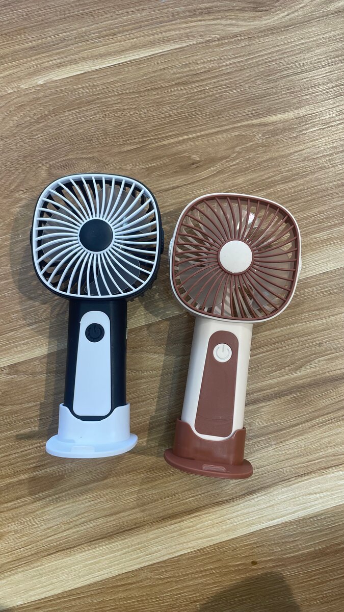 Ventilateurs de poche colorés
