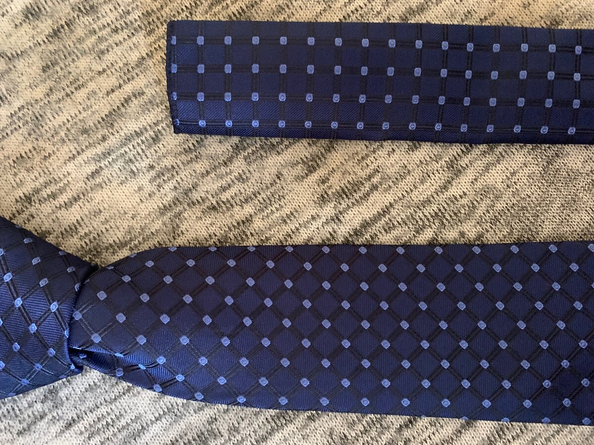 Tie and pocket square